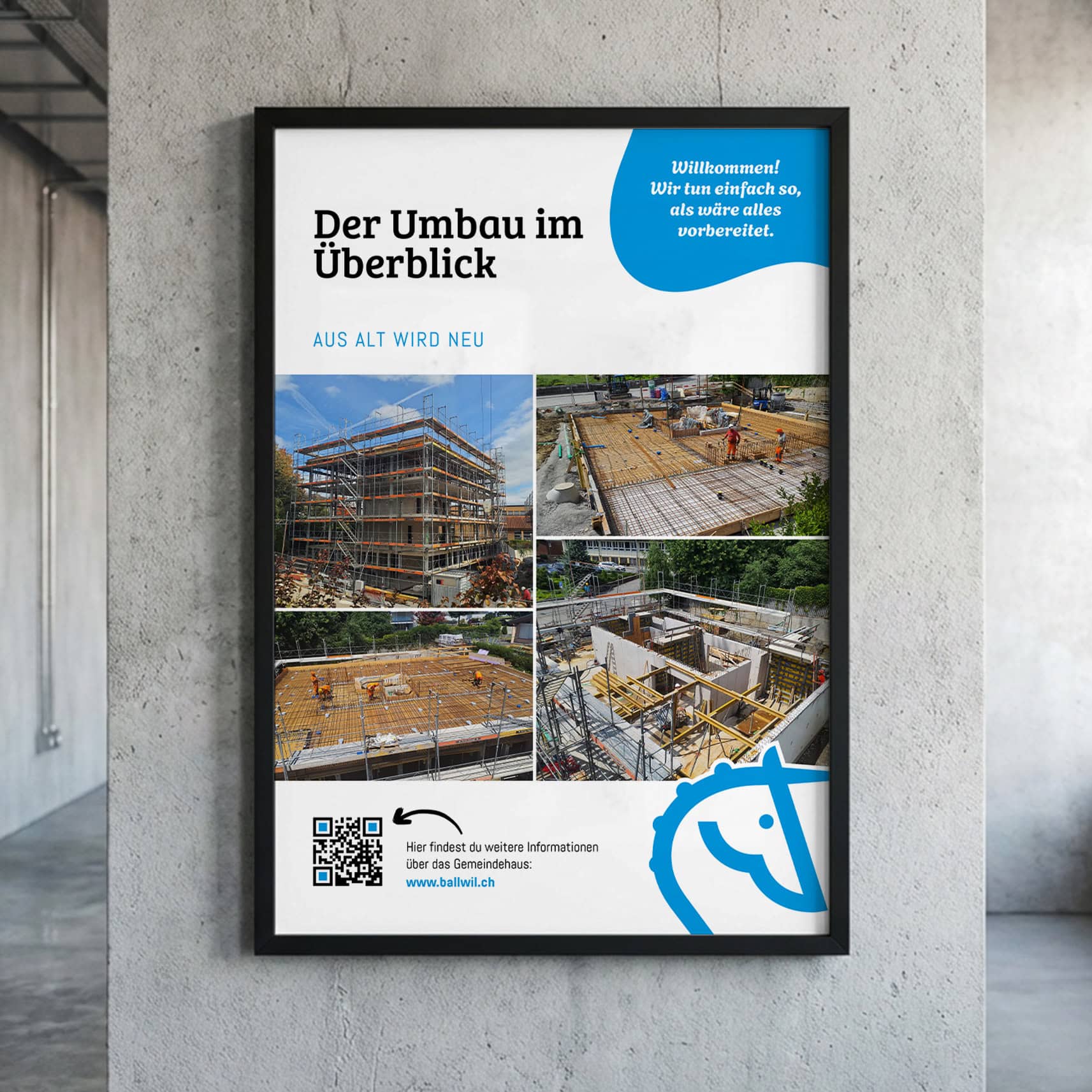 gerahmtes baustellenplakat «der umbau im überblick» der gemeinde ballwil an einer betonwand